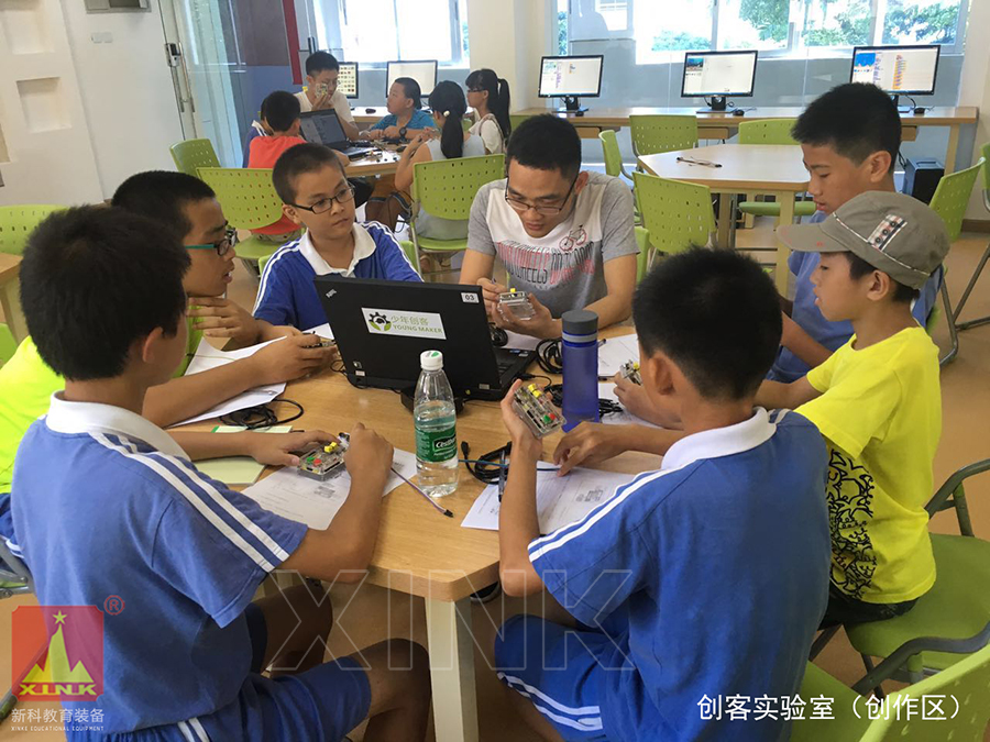<a href='http://www.xklab.com' target='1' style='font-size:14px; font-weight:bold; color:#0080ff;'>创客实验室</a>